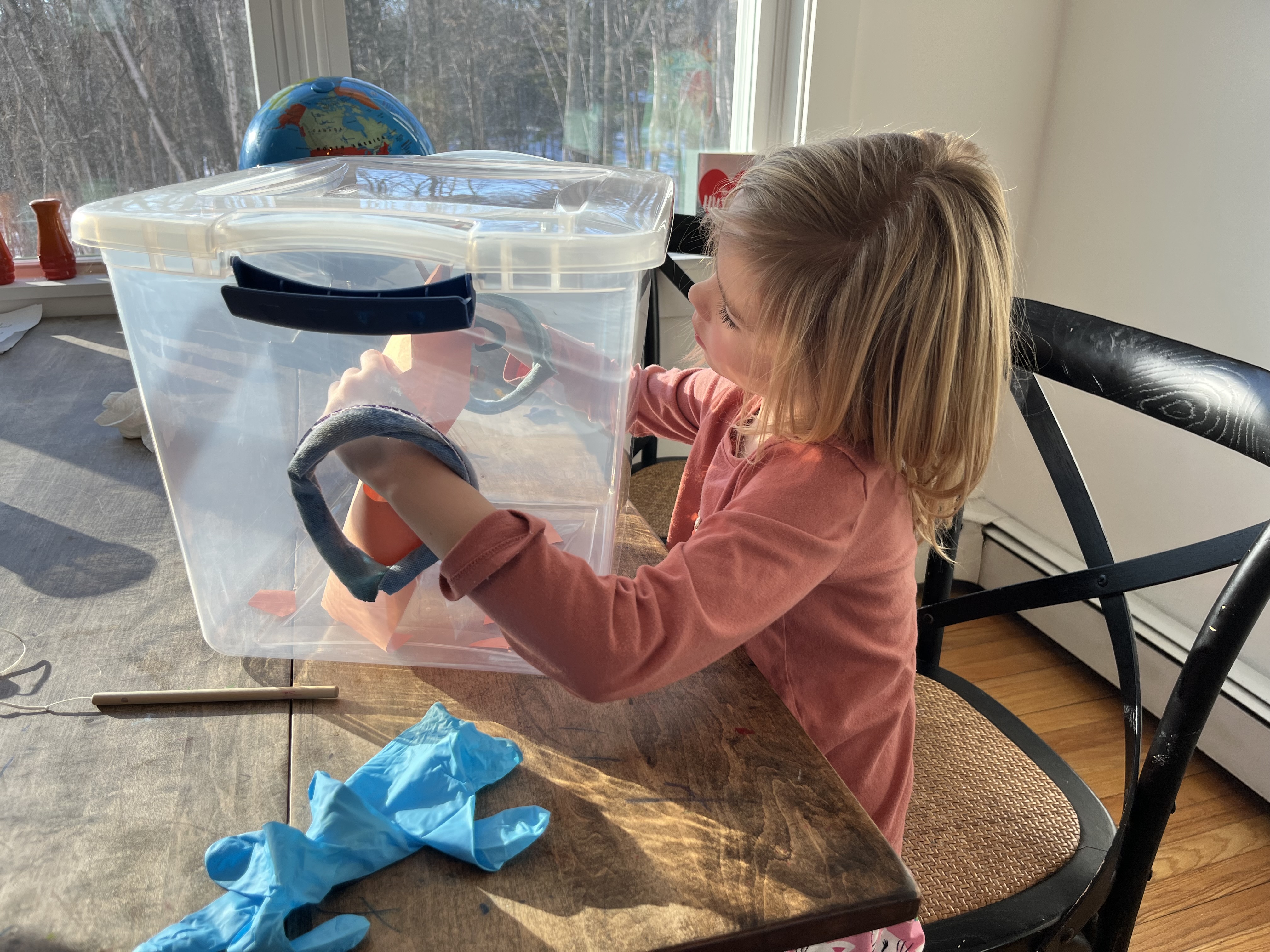 Making a kitty cat inside the box