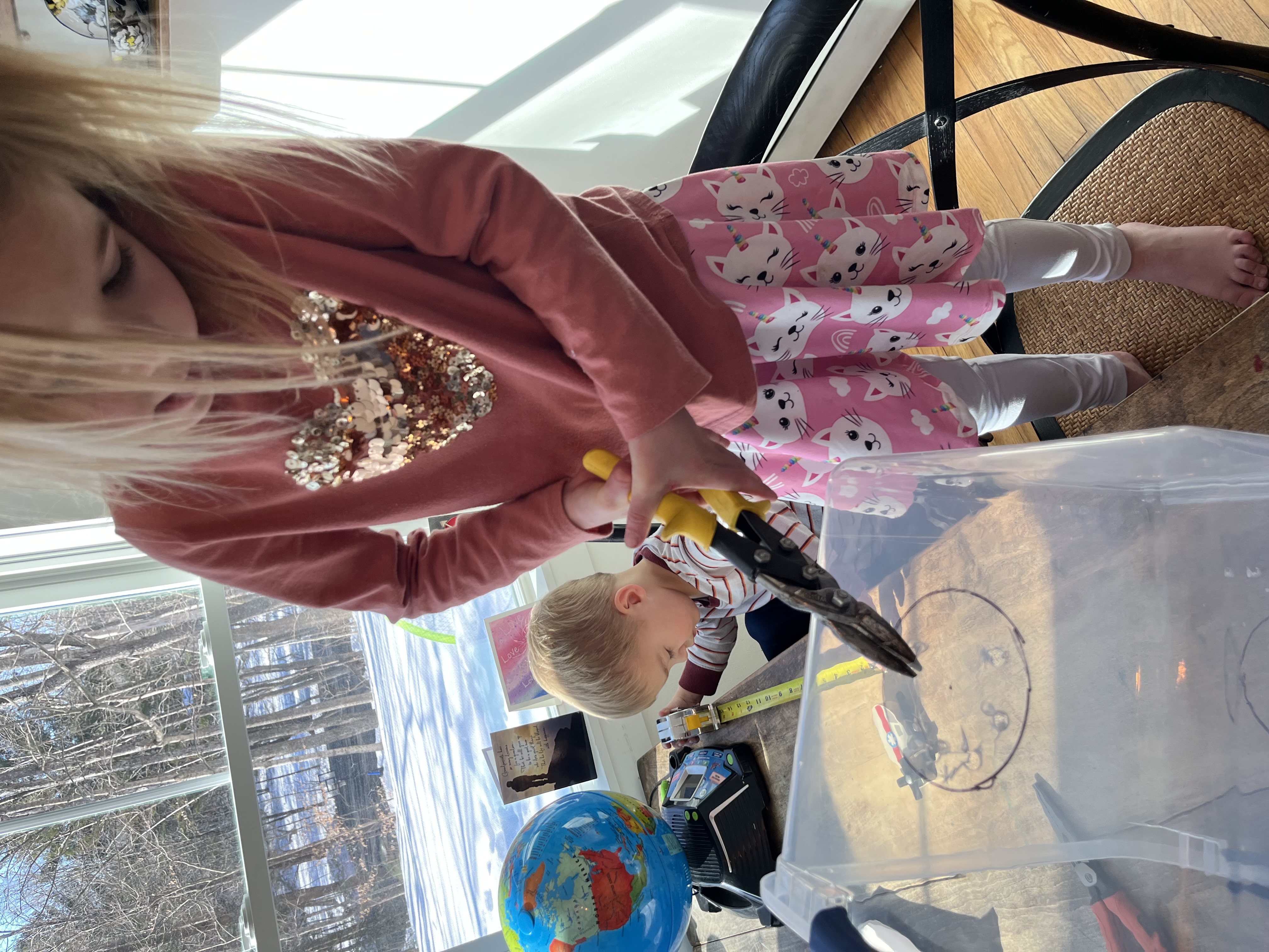 Cutting through plastic with clippers